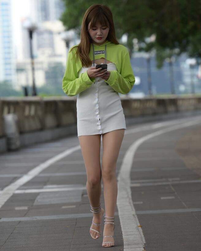 免費大片黃在線(xiàn)現看國語(yǔ)