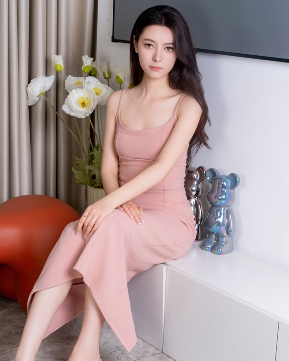 亞洲一卡2卡3卡4卡國色天香app