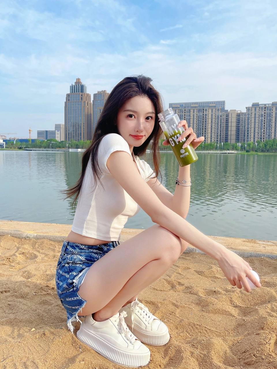 a v 在線(xiàn)視頻 亞洲免費