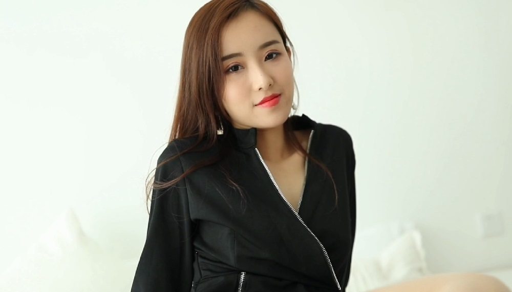 撕開(kāi)奶罩揉吮奶頭A片動(dòng)