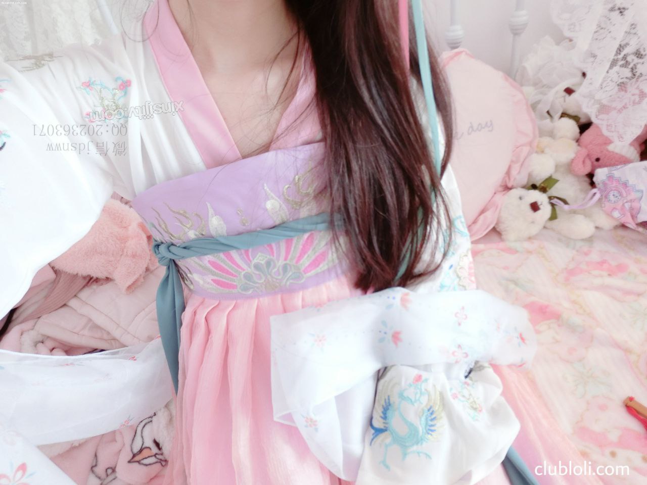 粗大的內捧猛烈進(jìn)出A片黃