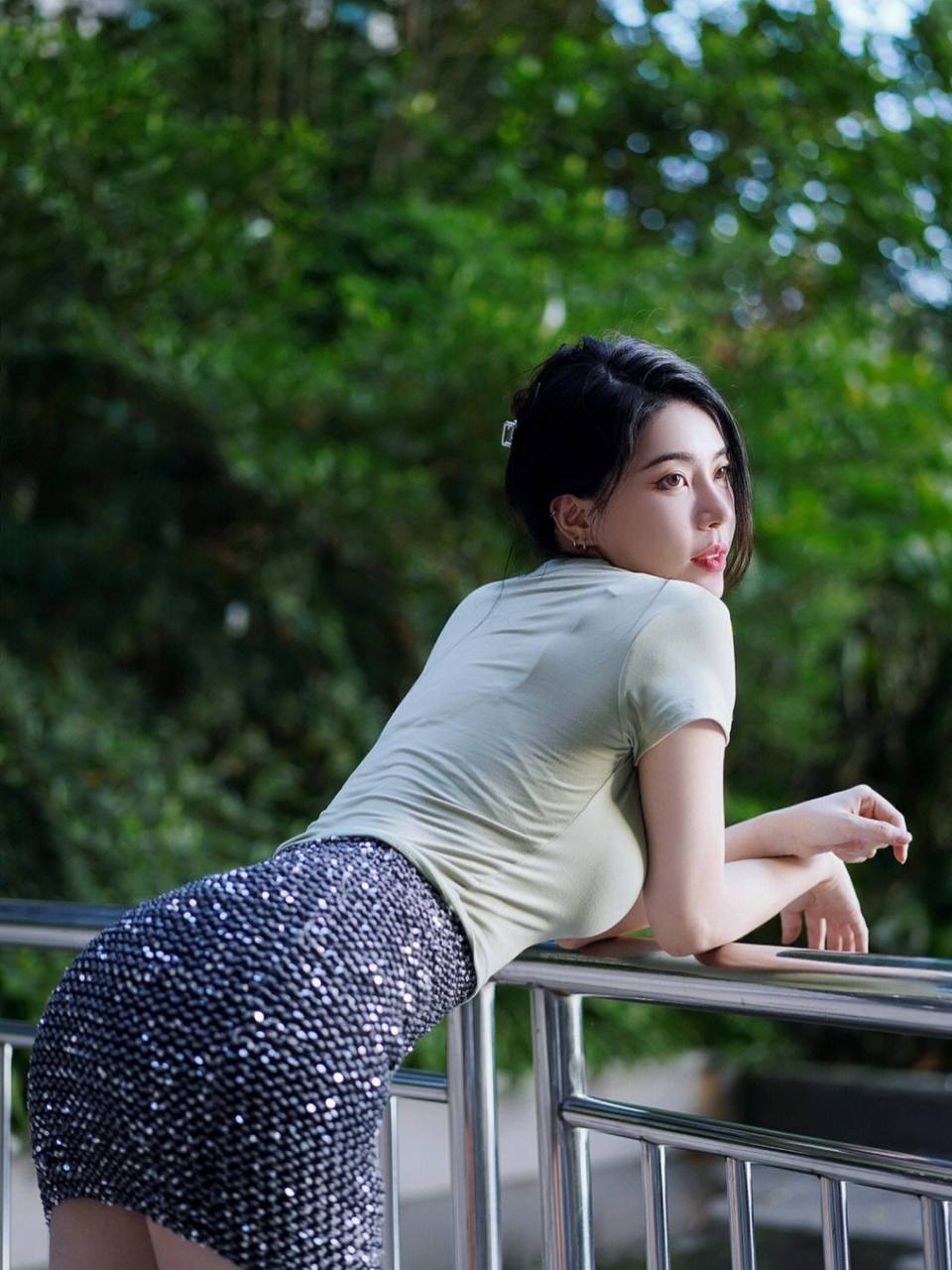 國產(chǎn)人妻換人妻侖亂電影