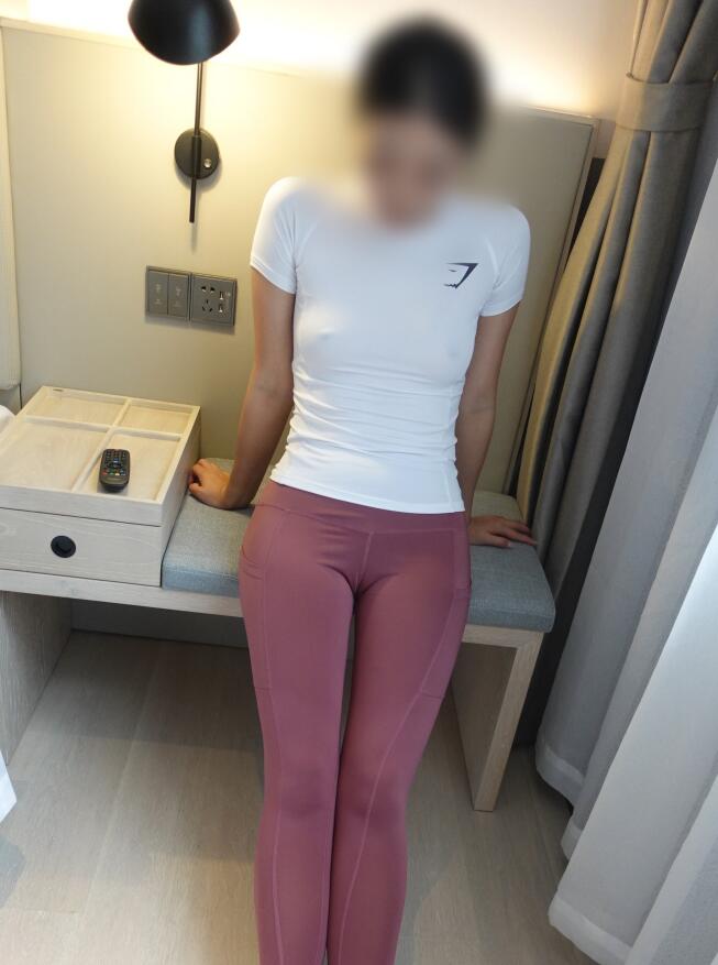 A片嬌妻被交換粗又大又硬