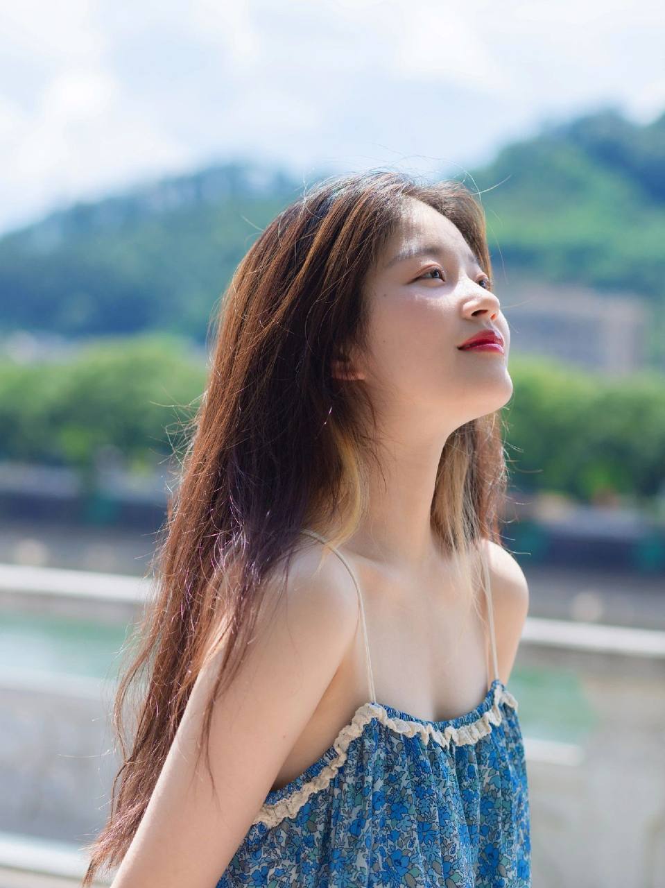 日本一區二區無(wú)卡高清視頻